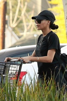 naya-rivera-out-for-grocery-shopping-in-los-angeles-01-17-2018-3